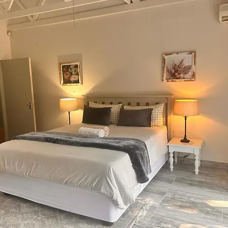 Woods Guest House-3
